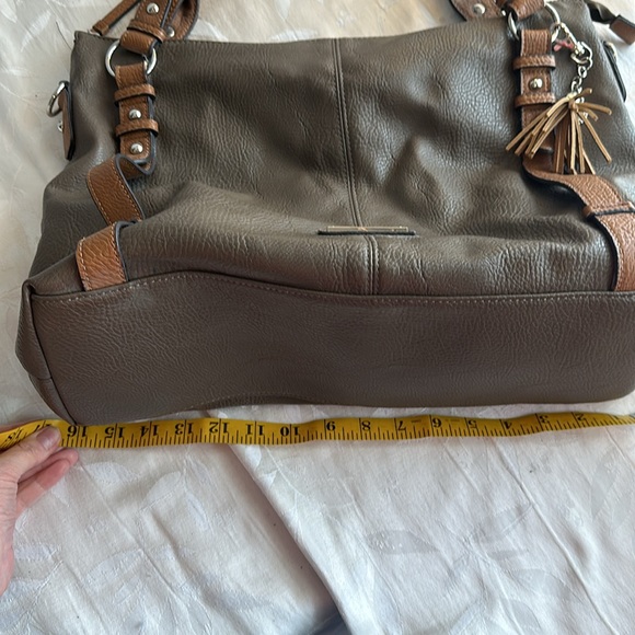 Jessica Simpson vintage large bag. - Picture 7 of 8